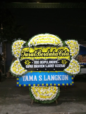 Papan Bunga Duka di Huamual Belakang